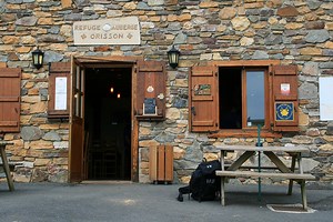 Refuges Hostels and Albergues on the Camino Francés