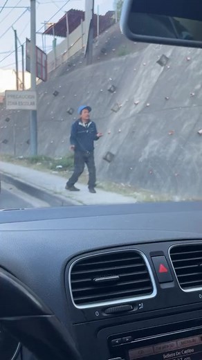 Todo un clásico el paso del robot 😎🇸🇻🧢 #ElRobot #Baile | Nelson Martinez