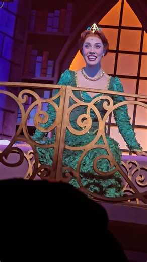 estreia de myra ruiz como fiona em "shrek, o musical" 💚 | #myraruiz #musical #shorts #teatro