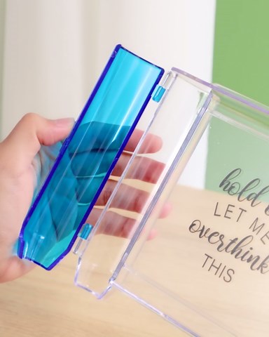 Plifal Pill Counter Tray with Spatula - Pill Counting Tray Dinosaur Print Pharmacy Counting Tray Medicine Sorting Tray with Funny Reminder Labels, Equipped with L-Shaped Spatula