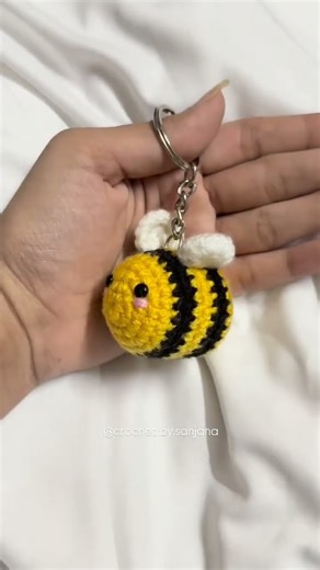 Bumblebee Keychain 🐝 Crochet Honeybee Keychain Crochet Bee Amigurumi Handmade Keychain