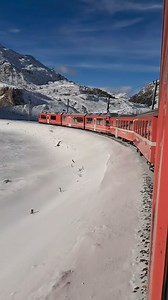 Switzerland in winter ❄️🇨🇭 You can find these locations and over 120 other spots in my Swiss Travel Map. Link in Bio! . . 🎥: @markusleuprecht @marta_photosandtrails . #switzerland #winterwonderland #landscape #scenicview #lauterbrunnen #swiss #nature #switzerland_vacations #europetravel #swissalps #mountains #grindelwald #winter #beautiful #travel #travelblogger #instagood | Switzerland.explorers