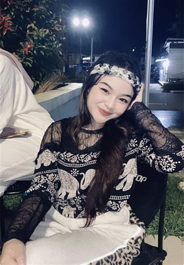 Change Outfit Challenge for Team Hangouts and Photos