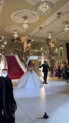 Stunning Afghan Wedding Traditions and Styles