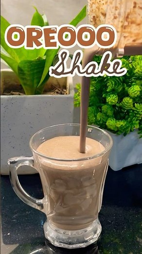 3-Ingredient THICK & creamy Oreo Shake in 9 Seconds! Quick & Yummy Summer Drink 🍫🥤