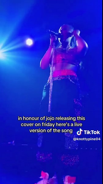 JoJo Siwa's Live Cover of 'Bette Davis Eyes'