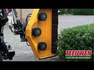Testing Avant 635 Mini Loader with MC Connel PA 3430 Arm, and Becx HS 130 HR