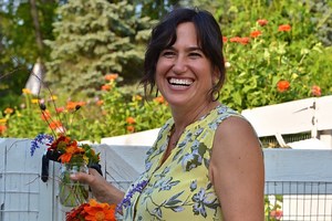 'Organic Gardener' Visits Evergreen Park Library To Discuss Book