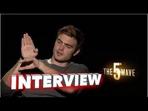 The 5th Wave: Alex Roe Exclusive Interview | ScreenSlam