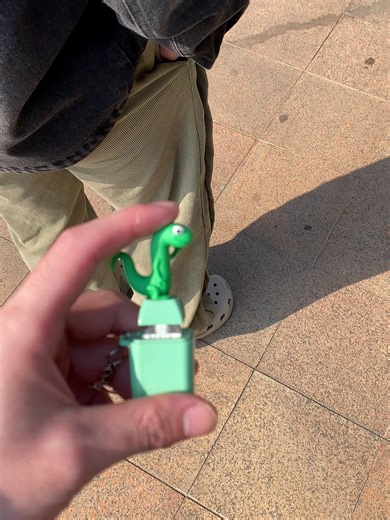 That lizard's sound is stuck on loop in myhead.#lizardkeychains #fyp #adhd #funny #FidgetButton #lizard #giftguide #fidgettoys #keychains #funnygifts