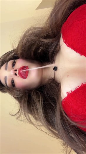 Aliena Moore on Instagram: "Hello💋"