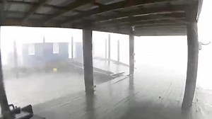 7.2K views · 150 reactions | L'ouragan #Ida Port Fourchon, Louisiane. Des rafales de plus de 250 km/h ont été signalées à ce moment-là.    @thegoprodad | Flash Ouragans Météo Antilles | Facebook