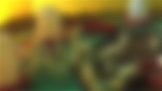 El manejo de la temperatura según la edad es clave para el bienestar de las pollitas. Desde el primer día, cada detalle cuenta: temperatura, alimento, agua y estimulación constante. Mira el video completo y conoce cómo garantizar un recibimiento exitoso: https://www.youtube.com/watch?v=kBh7SZLjw8E&t=411s | Pronavícola S.A.S