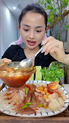 323K views · 3.8K reactions | Lần đầu trải nghiệm SỨA ĐẠN siêu hot #AnvatChauNgocThao #ChauNgocThao #food #review #mukbang | Ăn Vặt Châu Ngọc Thảo | Facebook