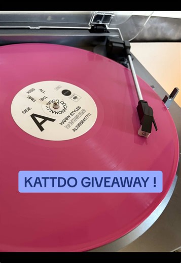 Who wants a pink vinyl record of Kiss All The Time, Disco Occasionally ?! I was silly and accidently ordered one too many so thought it would be fun to do a giveaway! How to enter is below 👇🏼 👇🏼 • Follow me • Comment your favorite song off the new album • For an extra entry: repost this vid! Giveaway will end on 3/12 at 10pm CST. Winner announced on 3/13 at 12pm CST. USA entries only (srry /: 🚨 In no way is this affiliated with Harry Styles, HSHQ, or TikTok. #harrystyles #kattdo #giveaway #