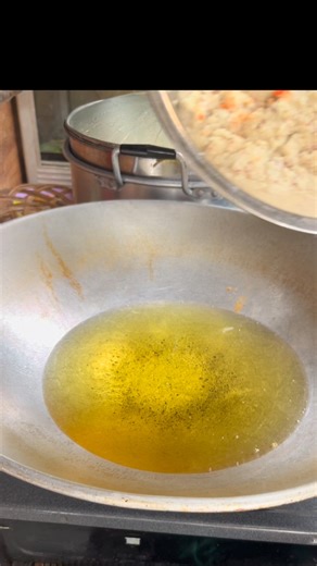 Ammahwarung on Instagram: "bumbu rahasia pedagang ⭐️bisa untuk semua jenis masakan⭐️ bahan bahan 1.bawang merah 2.bawang putih 3.kemiri 4.sasa,garam , penyedap , gula cara membuat cooper halus semua bahan bahan yang tertulis di atas setelah di copper , tumis bahan tersebut dengan minyak panas aduk aduk sampai berubah warna nya , aduk dengan api kecil setelah aduk aduk biarkan sampai keluar wangi nya dan mengeluarkan minyak *bumbu sudah siap* ( noted ) bisa untuk nasi goreng + bumbu sop + bumbu p