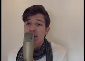 Először is szeretném megköszönni, hogy olyan sokan kívántatok nekem jobbulást. Most már kicsit jobban vagyok és nem bírtam ki hogy ne énekeljek nektek, mivel ma nőnap van ezért minden kedves nő ismerősömnek kívánok Boldog Nőnapot ezzel a szép dallal! Szép napot! Attila :) | László Attila