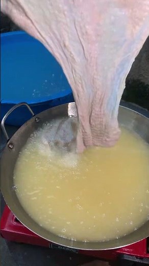 To prevent fried chicken skin from exploding, just use this powder #halm