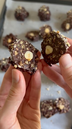 Homemade Ferrero Rocher chocolates! They’re gluten free, dairy free, paleo, and refined sugar free, and made with just a couple simple ingredients. They’re so delicious and perfectly creamy and crunchy! Recipe in the comments! #ferrerorocher #veganchocolate #refinedsugarfree #paleodessert #glutenfreedessert #dairyfreedessert #healthychocolate #homemadechocolates | The Bigley Basics