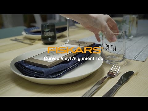 How to Use Fiskars® Curved Vinyl Alignment Tool