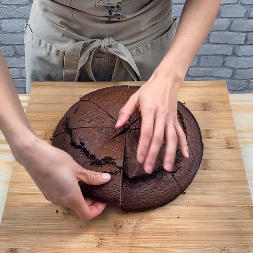 2.6M views · 10K reactions | Gâteau au chocolat sapin de Noël ! à faire avec les enfants à faire avec les enfants et les ustensiles Chefclub Kids disponibles sur notre boutique en ligne  | Chefclub Kids | Facebook