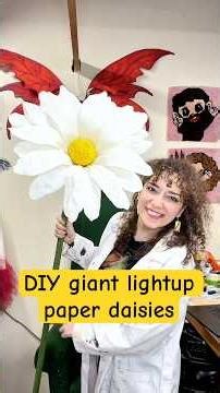 DIY lightup giant paper daisies! #crepeflowers #giantflowers