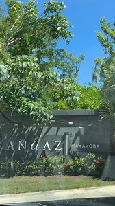 Andaz Mayakoba @andazmayakoba.mx , forma parte de los 4 exclusivos hoteles de la comunidad Mayakoba en la Riviera Maya. Un hotel con estilo y contacto con la naturaleza, rodeado de manglares y fauna endémica de la región. Ideal para familias, escapada en pareja y con amigos. Espera más en la versión impresa y digital 🌴🌳 | Dolce Magazine