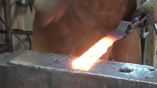 How to make a forged froe