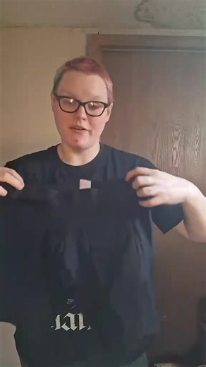 @DEMONICSQWEE Compression shorts with a pocket?! 👀 These are tight, supportive, and actually hold your phone so you don’t need bulky shorts over them. Perfect for workouts, running, or everyday #creatorsearchinsights #compression #compressionshorts #menshorts #shorts