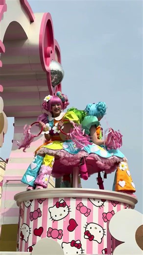 #キティー たちに会いたくなる瞬間 NO LIMIT! パレード ～Discover U!!! バージョン～ #USJ