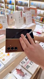 6.3K views · 4.1K reactions | Fold phone review showcasing next-gen style, power, durability, and innovation—delivering a flawless experience and redefining the future of smartphones. #foldphone #techreview #smartphonetech #nextgenphone #futuretech #foldseries #androidpower #gadgetreview #mobileinnovation #quantumtechy | Quantum Techy | Facebook