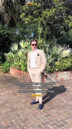 When brides are up at 6am for glam & grooms are golfing until 4pm (Not in this case, but that example does a great job of highlighting the differences💀) #wedding #bride #groom #girlsvsboys #gettingready #gettingreadyforawedding