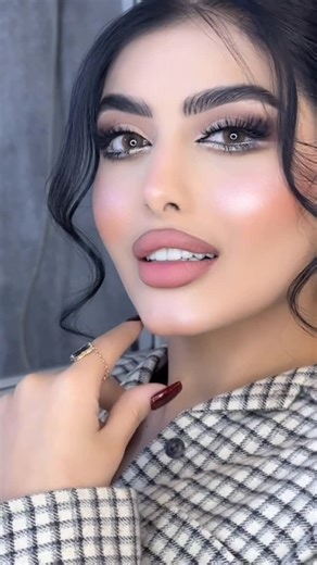 ‎نور الحمداني 💋💜‎ on Instagram‎: "نغرمت بالميك اب 💃🏾😭😭 رائيكم الميك أب شغل الحب @safan.amakeup فدوه الايدج"‎
