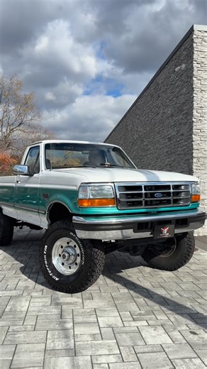 KING OF CARS & TRUCKS INC. on Instagram: "The sound that Never gets old‼️❤️ 😍 2 tone Calypso and white 😳 $54,500 1995 Ford F250 XLT REGULAR CAB 4X4 7.3L Powerstroke Turbo Diesel 5-speed manual transmission 134k miles Clean CARFAX 4” lift 35” BFG tires Rear airlift airbags Spray in liner Bluetooth pioneer head unit Trailer brake control Extremely clean and well kept unit Will sell fast 💨 Text @nj_truck_king_scott 856-420-0787 Text @nj_truck_king_deena 856-420-0788"