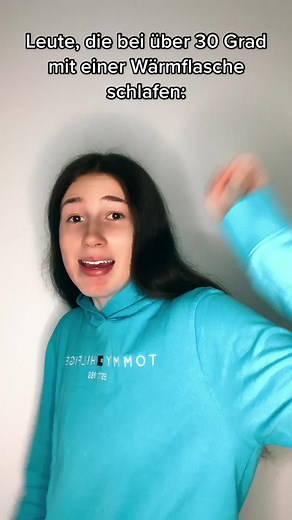 Ihr seid alle im Kopf nicht normal 🧢 #unterhaltung #warm #wärmflasche #schlafen #sommer #viral #foryou #fürdich