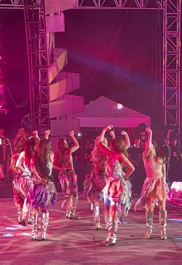 First Time Experience: BINI PH Performs 'Bikini'