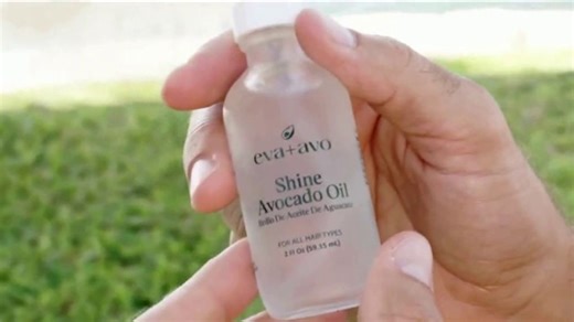 eva avo TV Spot, 'Junto a la piscina' canción de Manga Corta