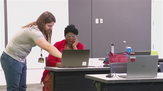 Indianapolis Public Library offering free tech courses for seniors | What's the Deal?
