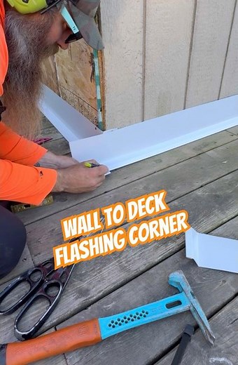 How I do corners on a wall to deck flashing.