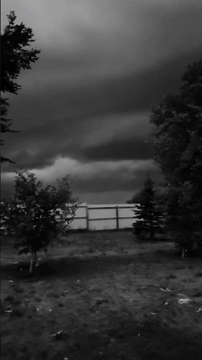 Надвигается что-то страшное