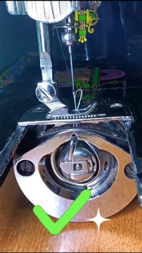 How bobbin thread coming up ✅ #sewingtipsandtricks #sewingmachine #diyideas#shorts