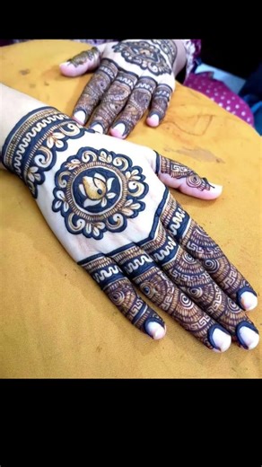 simple and easy trending mehandi designs 😍😻😻
