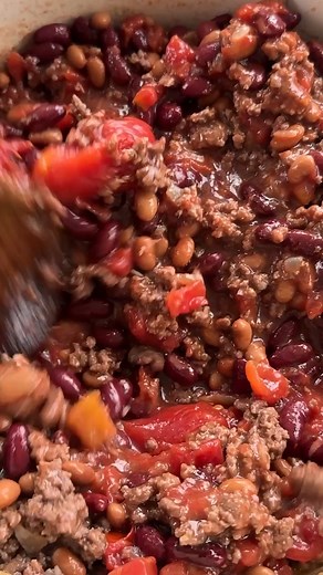 Homemade Classic Beef Chili Recipe Comment "RECIPE" and I'll send this recipe link directly to your inbox. Cheers! | Cooking with Cocktail Rings