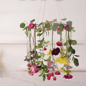 56K views · 125 reactions | You can customize this DIY flower chandelier with your favorite blooms. Plus, assembly is quick and easy!  Here's how to make your own: https://trib.al/KICdXuf | Better Homes & Gardens | Facebook