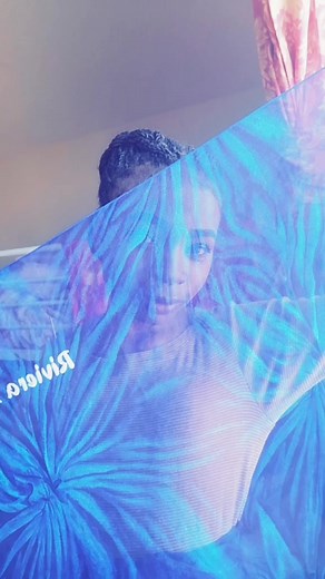 Ancile Cynthia (@ancile_cynthia)’s videos with Radha Kaise Na Jale - Asha Bhosle, Udit Narayan, Vaishali Samant, Chorus