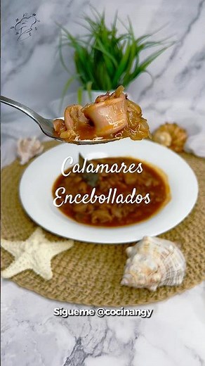 CALAMARES ENCEBOLLADOS