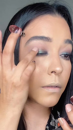 2.3K views · 41 reactions | Maquillaje de Ojos Fácil , parte 4 | Cecilia del Bosque Makeup | Facebook