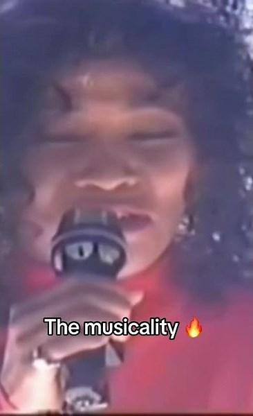 Whitney Houston’s Iconic 1993 Billboard Awards Performance – “I Have Nothing” | Must-Watch! #short