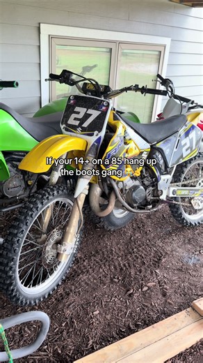 Mastering Slow Wheelies on RM125: Tips and Techniques