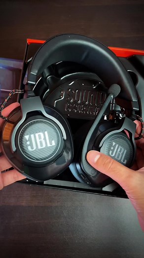 JBL Quantum 600 Wireless Gaming Headset Unboxing